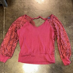 Daytrip Lace Sleeve Blouse - Maroon